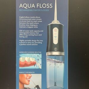 Lomicare Aqua Floss rechargeable Water Flosser